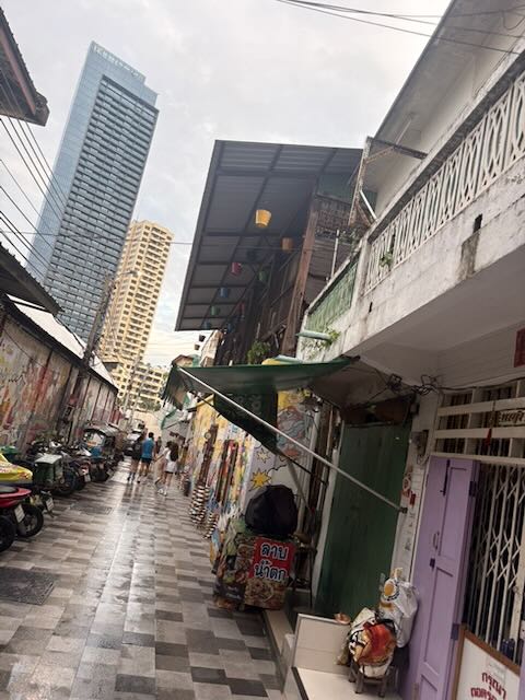 Talad Noi Alley